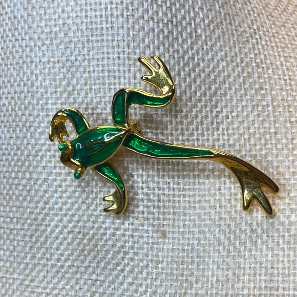Vintage 1960s Pin Gold Enamel Frog Brooch 2”x 2” - Picture 5 of 10